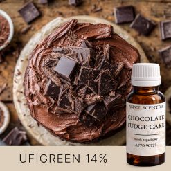 Czekoladowe ciasto z wiórkami i kawałkami czekolady.