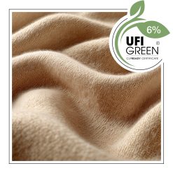 Miękka beżowa tkanina w zbliżeniu.