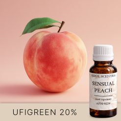 Soczysta brzoskwinia z liściem na różowym tle.