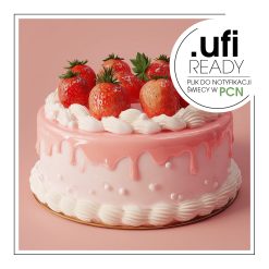 Tort truskawkowy z bitą śmietaną i świeżymi truskawkami na wierzchu.