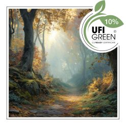 Złota ścieżka w lesie oświetlona jesiennym słońcem.